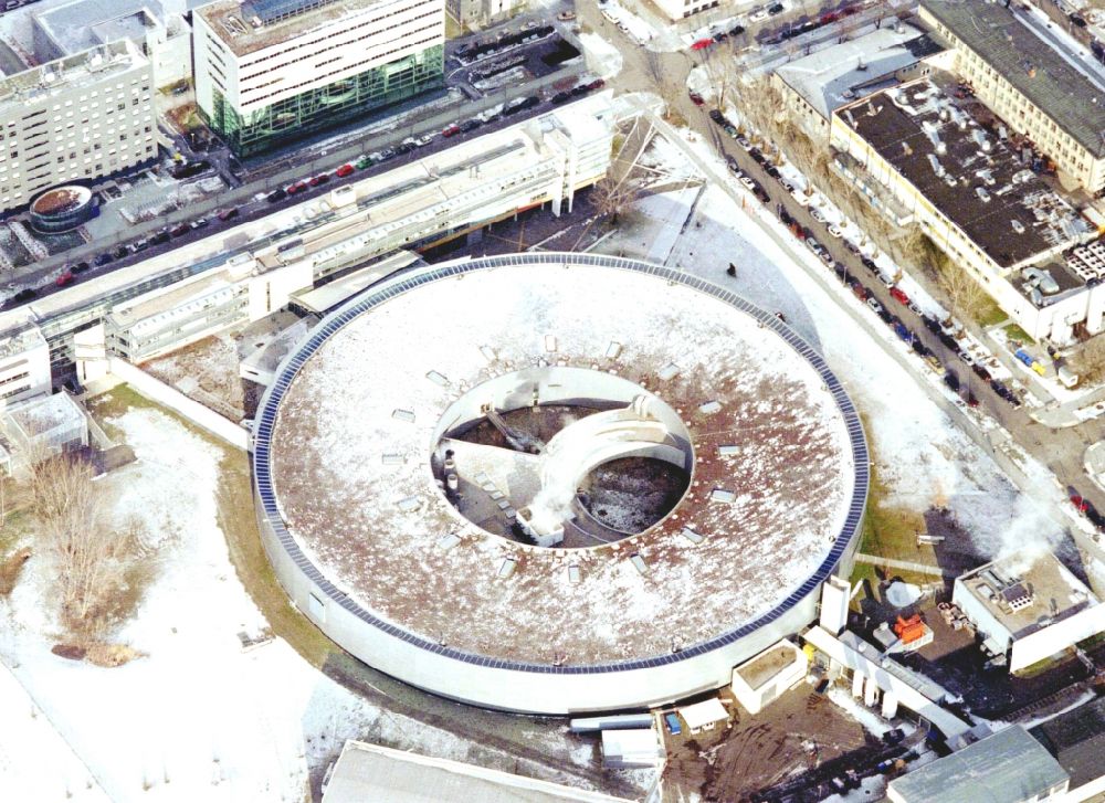 Aerial photograph Berlin - Wintry snowy research building and office complex Elektronen- Speicherring BESSY - Synchrotronstrahlungsquelle in the district Adlershof in Berlin, Germany