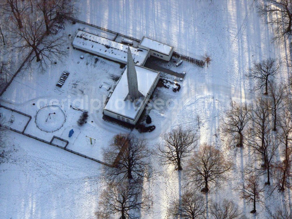 Aerial image Chemnitz - Wintry snowy leisure Centre - Amusement Park Kosmonautenzentrum Sigmund Jaehn on street Kuechwaldring in Chemnitz in the state Saxony, Germany