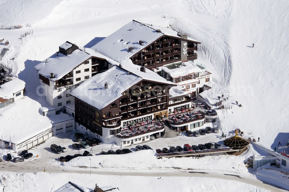 Aerial photograph Gurgl - Wintry snowy complex of the hotel building Skigebiet Hochgurl-Obergurgl in Gurgl in Tirol, Austria