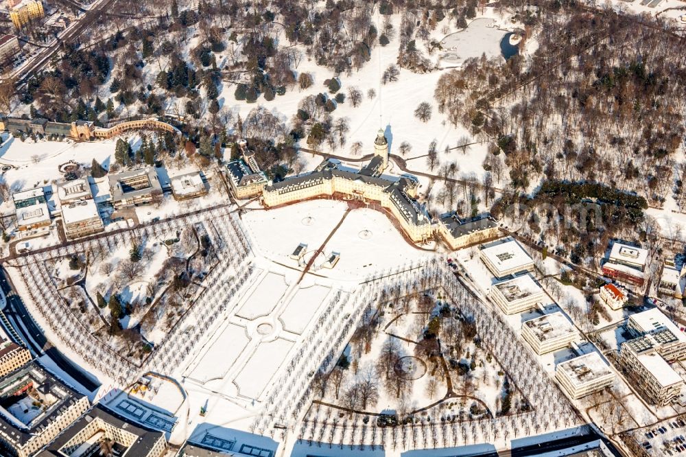 Aerial photograph Karlsruhe - Wintry snowy Building complex in the park of the castle Schloss Karlsruhe in Karlsruhe in the state Baden-Wuerttemberg, Germany