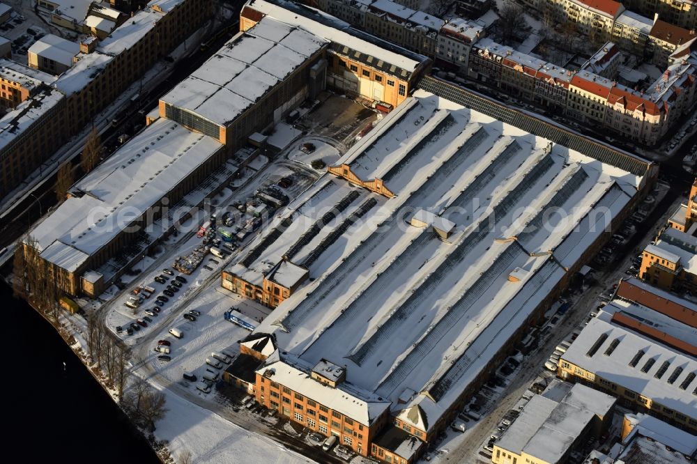 Berlin from above - Wintry snowy Industrial estate and company settlement Kultur- und Technologiezentrum Rathenau Wilhelminenhofstrasse in the district Oberschoeneweide in Berlin