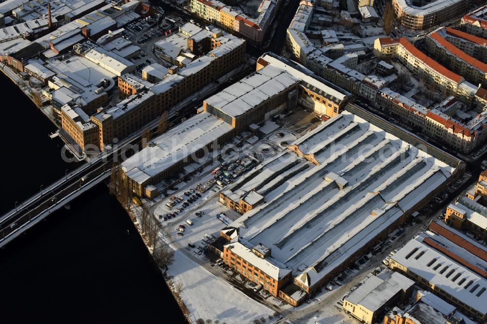 Berlin from the bird's eye view: Wintry snowy Industrial estate and company settlement Kultur- und Technologiezentrum Rathenau Wilhelminenhofstrasse in the district Oberschoeneweide in Berlin