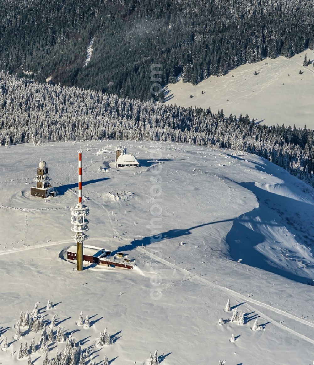 Feldberg (Schwarzwald) from the bird's eye view: Wintry snowy rocky and mountainous landscape in Feldberg (Schwarzwald) at Schwarzwald in the state Baden-Wuerttemberg, Germany