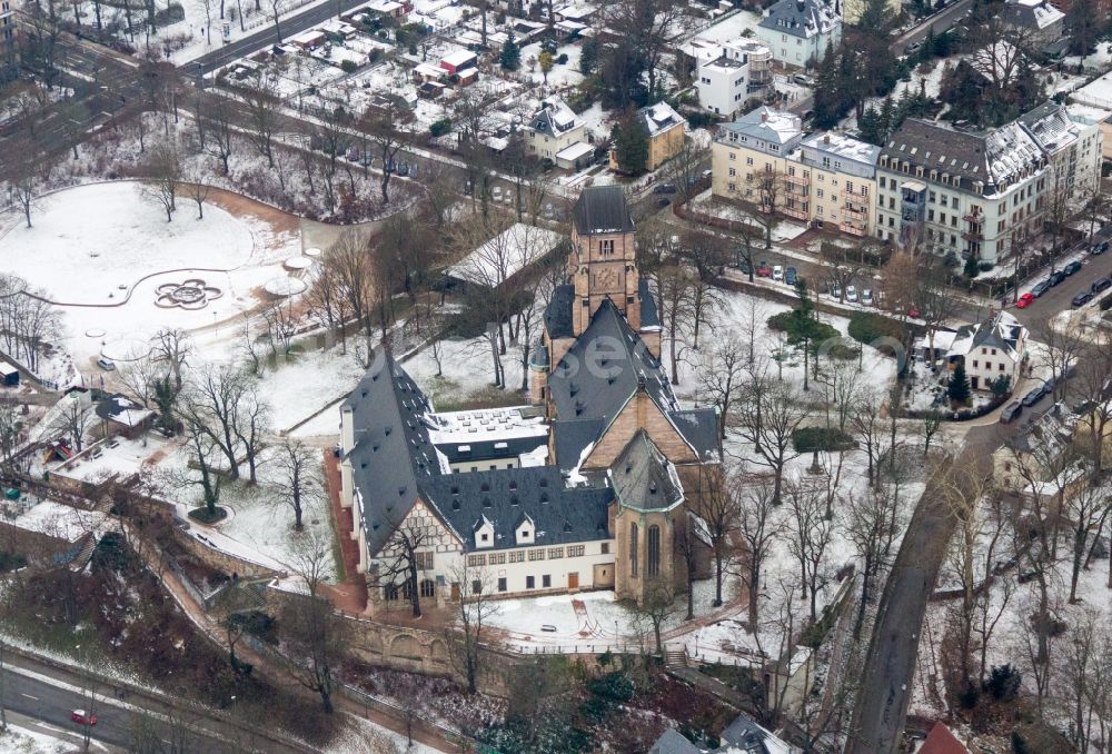 Aerial photograph Chemnitz - Wintry snowy church building of Schlosskirche and Kunstmuseum in Chemnitz in the state Saxony, Germany