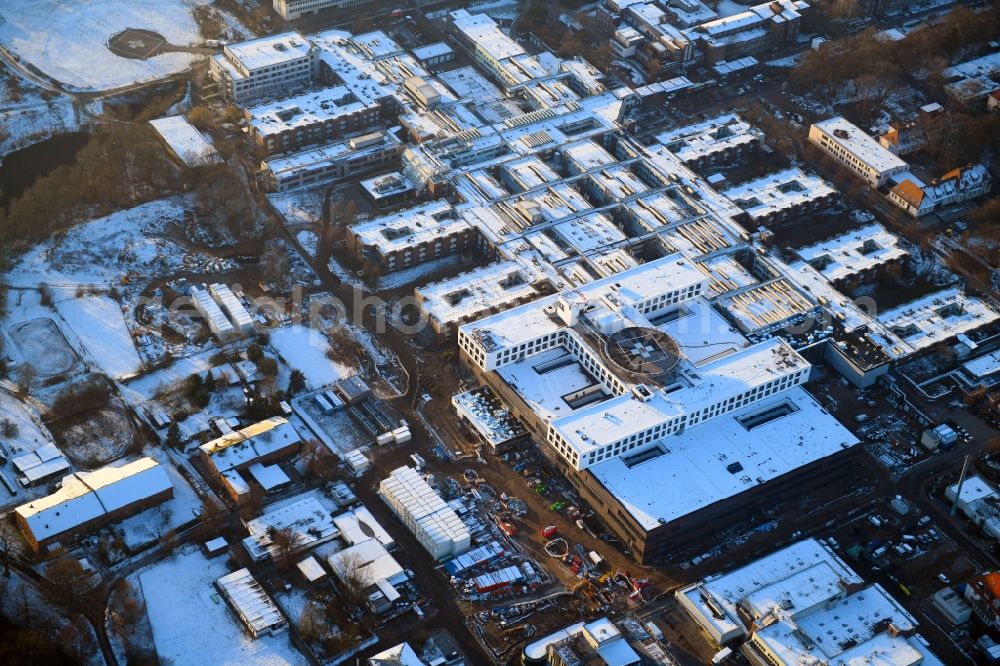 Aerial image Lübeck - Wintry snowy hospital grounds UKSH Universitaetsklinikum Schleswig-Holstein in the district Strecknitz on Ratzeburger Allee in Luebeck in the state Schleswig-Holstein, Germany