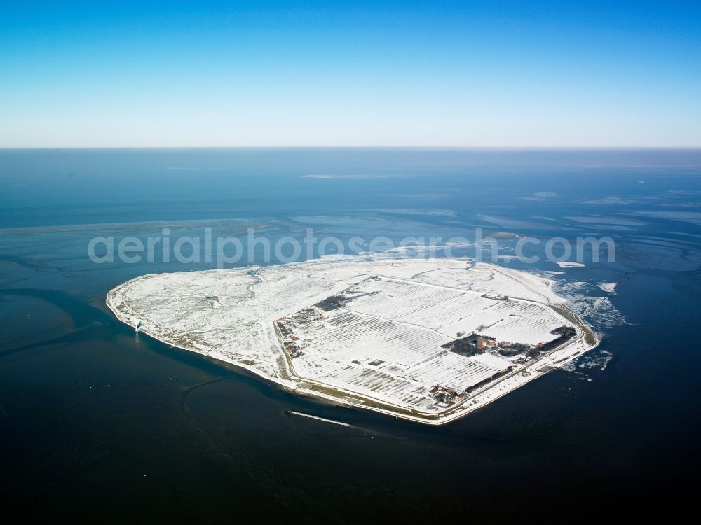 Aerial image Insel Neuwerk - Wintry snowy coastal area North Sea - Island Neuwerk in the state Lower Saxony, Germany