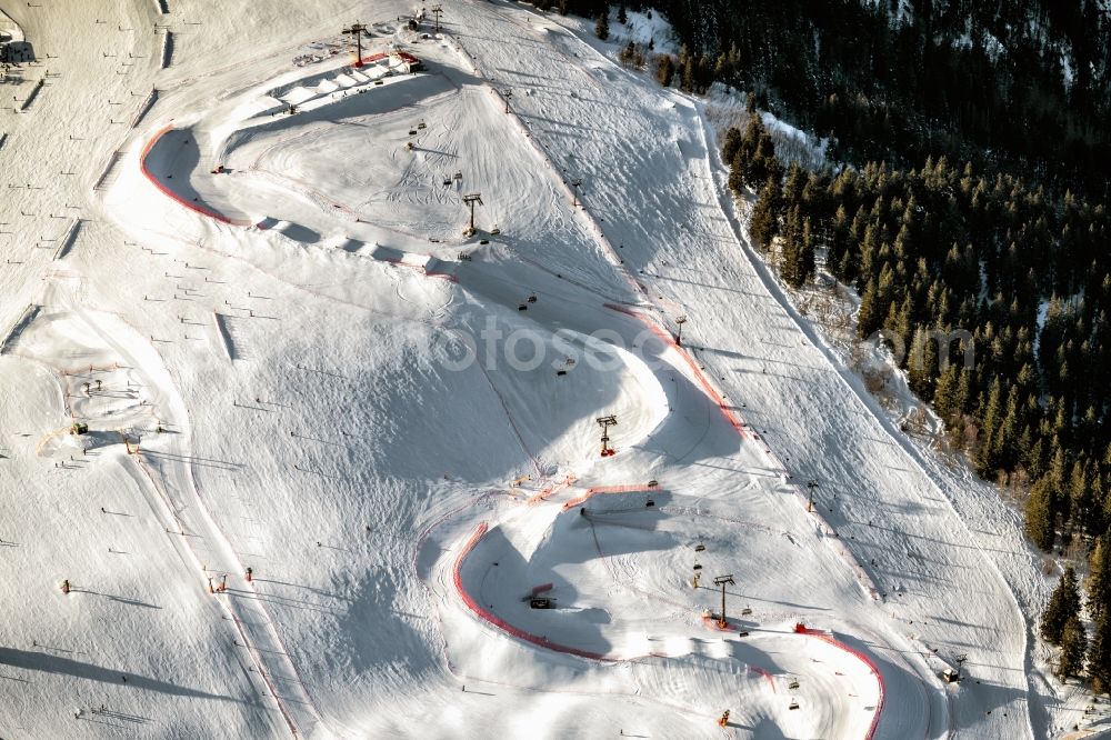 Aerial photograph Feldberg (Schwarzwald) - Wintry snowy training and competitive sports center of the ski jump Snowboard Strecke in Feldberg (Schwarzwald) in the state Baden-Wurttemberg, Germany