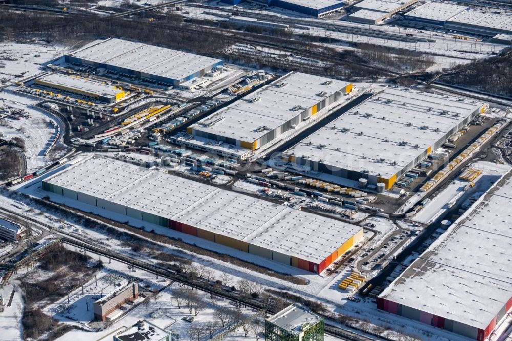 Dortmund from above - Wintry snowy complex of buildings on the site of the logistics center of the online retailer Amazon in the district of Downtown North in Dortmund at Ruhrgebiet in the state of North Rhine-Westphalia