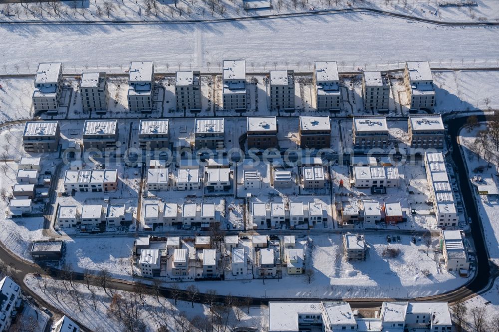 Aerial photograph Würzburg - Multi-family house settlement covered with wintry snow along Norbert-Glanzberg-Strasse in the district of Frauenland in Wuerzburg in the state Bavaria, Germany