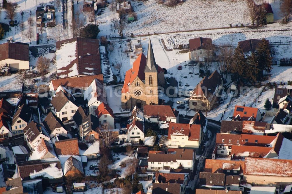 Aerial image Billigheim-Ingenheim - Wintry snowy Town View of the streets and houses of the residential areas in the district Ingenheim in Billigheim-Ingenheim in the state Rhineland-Palatinate