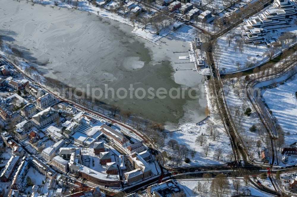 Aerial image Münster - Wintry snowy park of on Aasee in Muenster in the state North Rhine-Westphalia, Germany