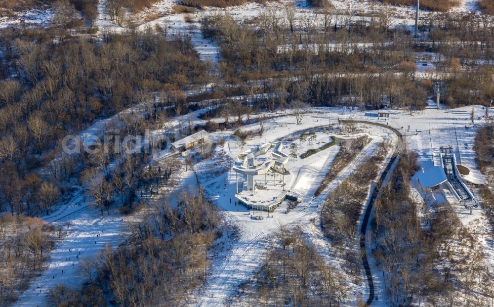 Aerial photograph Berlin - Wintry snowy park of Kienberg in the district Marzahn in Berlin, Germany