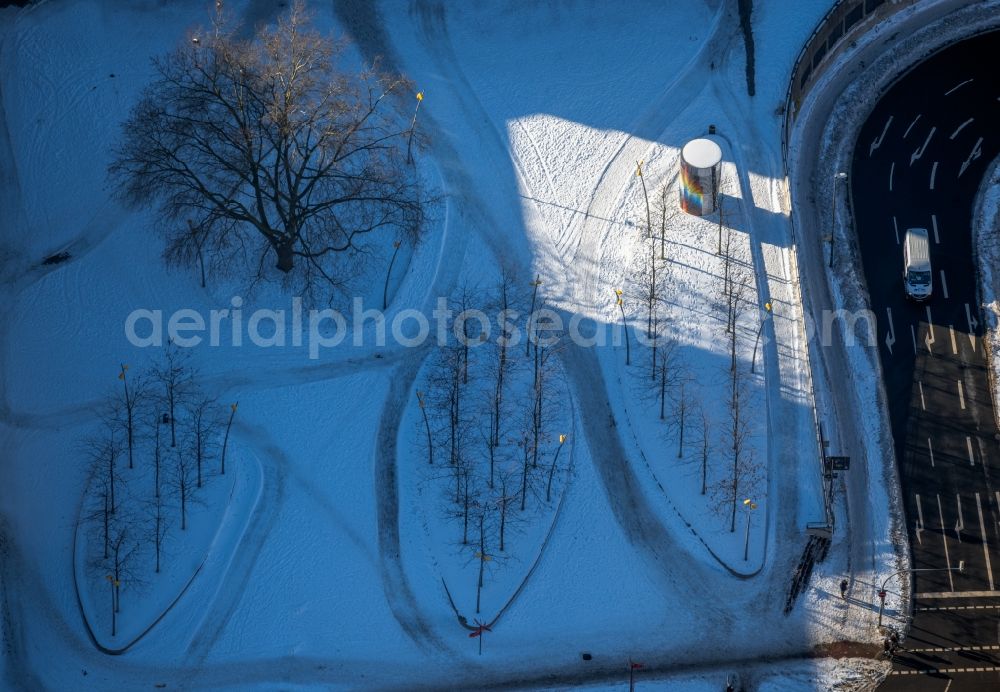 Aerial image Dortmund - Wintry snowy park of Park of Partnerstaedte on the Brinkhoffstrasse in the district Cityring-West in Dortmund at Ruhrgebiet in the state North Rhine-Westphalia, Germany