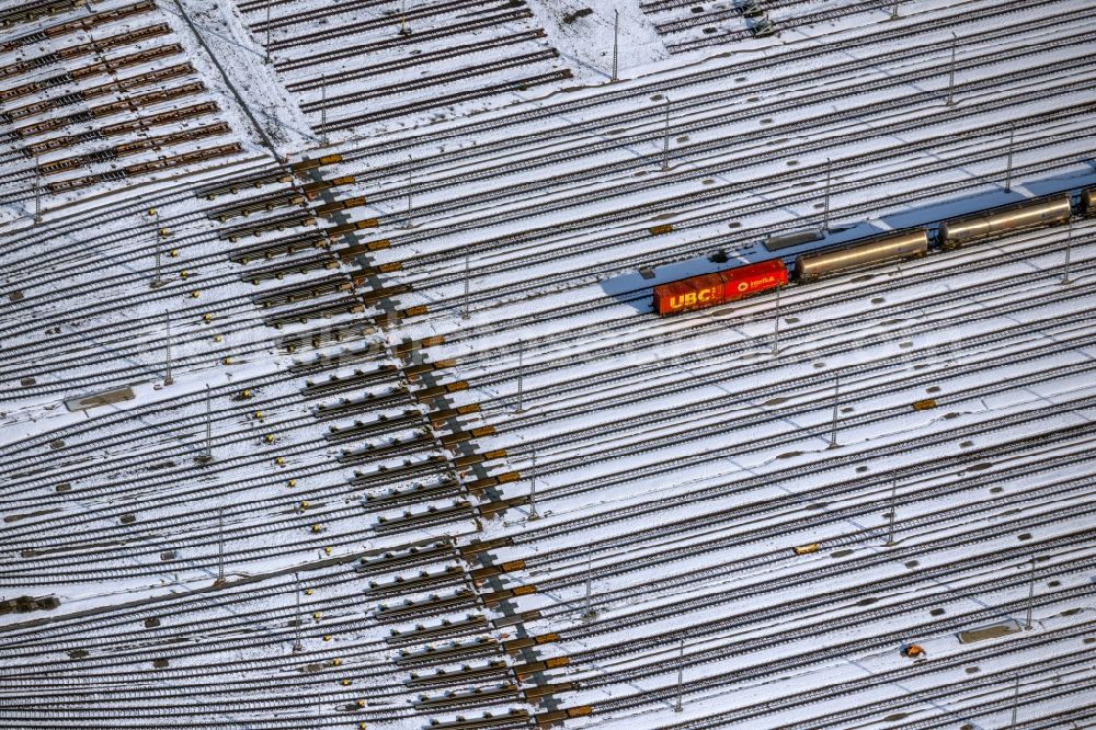 Seevetal from above - Wintry snowy marshalling yard and freight station Maschen of the Deutsche Bahn in the district Maschen in Seevetal in the state Lower Saxony, Germany