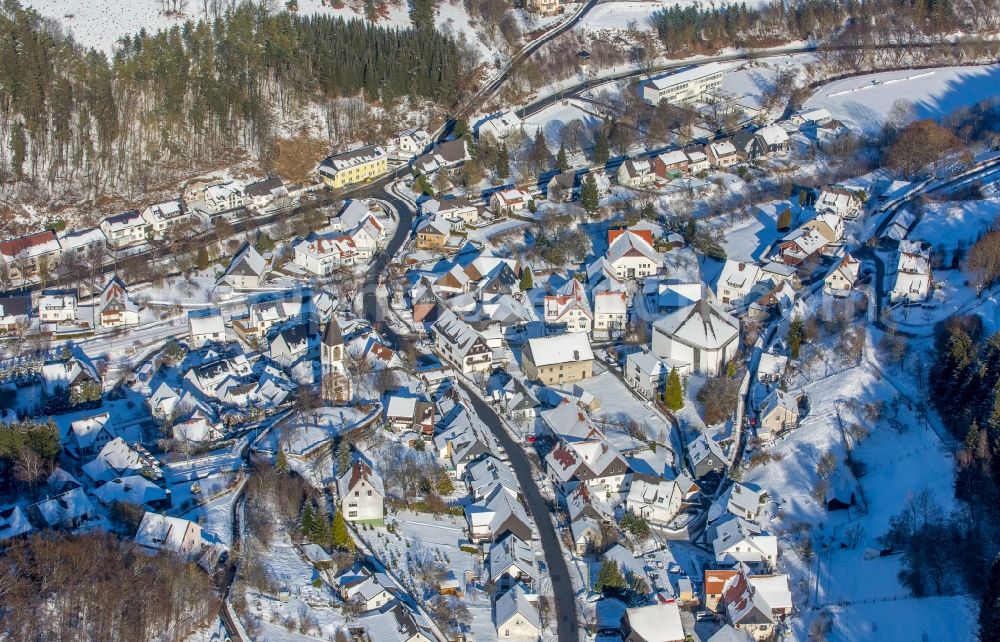 Aerial image Brilon - Wintry snowy ruins of church building Kirchturm- Reste am Kirchberg in the district Messinghausen in Brilon in the state North Rhine-Westphalia