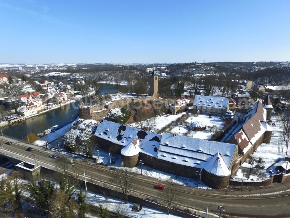 Aerial photograph Halle (Saale) - Wintry snowy Ruins and vestiges of the former castle and fortress Burg Giebichenstein in Halle (Saale) in the winter with snow in the state Saxony-Anhalt, Germany