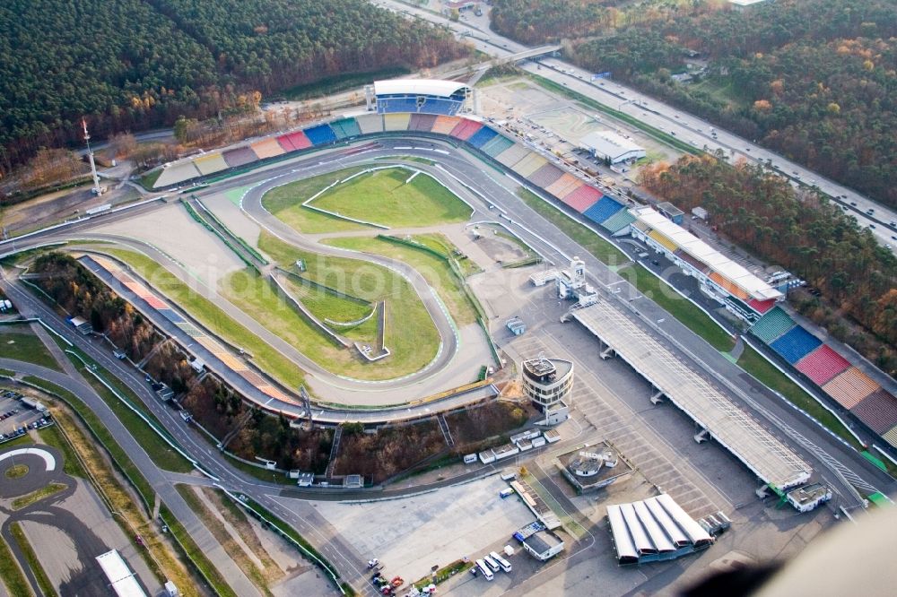 Aerial image Hockenheim - Wintry snowy Serpentine curve of the racetrack route of Motodrom Hockenheimring in Hockenheim in the state Baden-Wuerttemberg