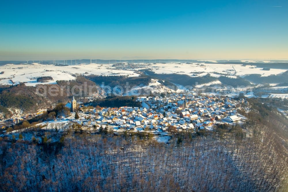 Marsberg from above - Wintry snowy Settlement area in the district Obermarsberg in Marsberg in the state North Rhine-Westphalia