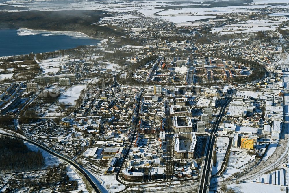 Aerial photograph Neubrandenburg - Wintry snowy city view on down town along the Ziegelbergstrasse in Neubrandenburg in the state Mecklenburg - Western Pomerania, Germany