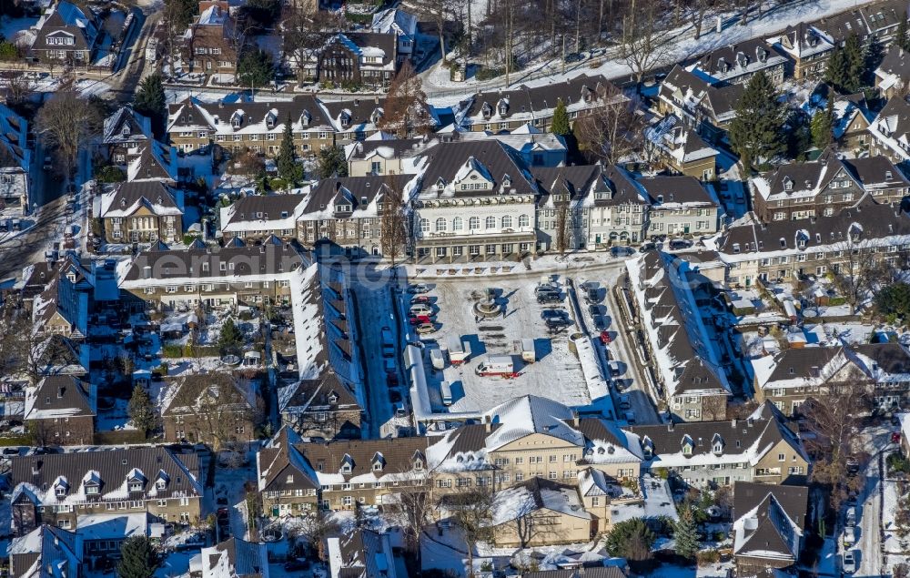 Aerial image Essen - Wintry snowy city view of the inner city area around the small market in the Margarethehoehe district of Essen in the state of North Rhine-Westphalia