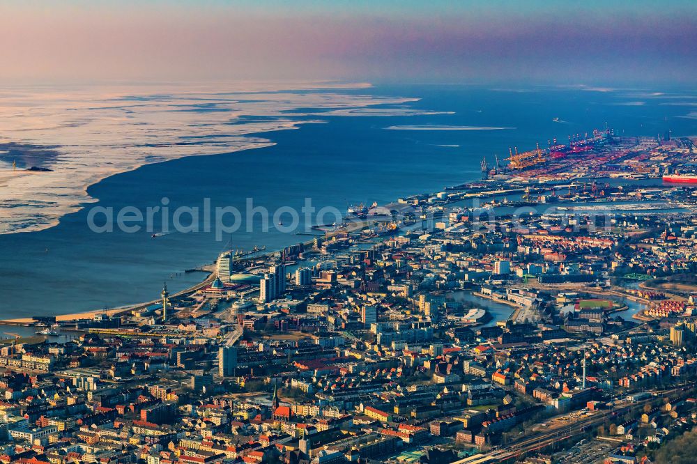 Aerial image Bremerhaven - Wintry snowy city view on the river bank Weser in Bremerhaven in the state Bremen, Germany