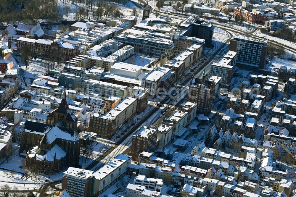 Rostock from above - Wintry snowy street guide of famous promenade and shopping street Lange Strasse in Rostock in the state Mecklenburg - Western Pomerania, Germany