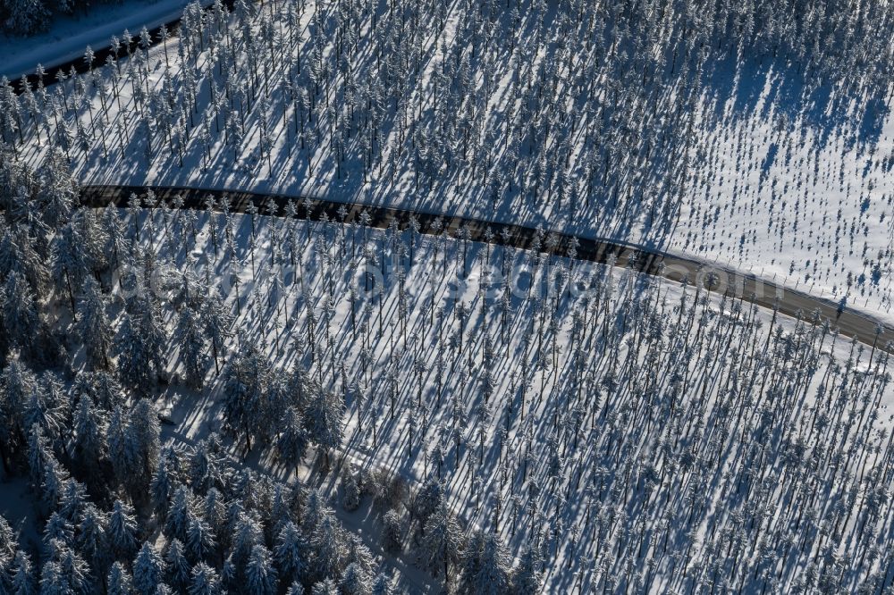 Aerial photograph Altlastenberg - Wintry snowy street - road guidance of Hochsauerland Hoehenstrasse in Altastenberg at Sauerland in the state North Rhine-Westphalia, Germany