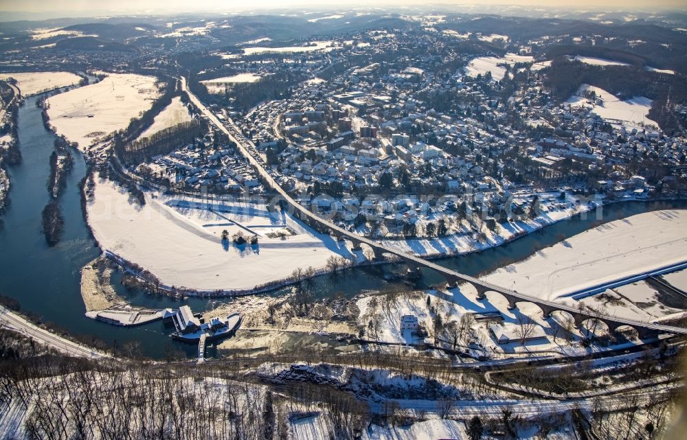 Aerial photograph Witten - Wintry snowy viaduct of the railway bridge structure to route the railway tracks in the district Bommern in Witten at Ruhrgebiet in the state North Rhine-Westphalia, Germany