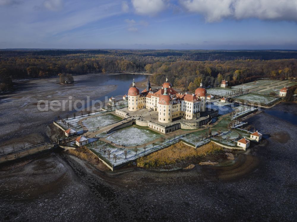 Aerial image Moritzburg - Wintry snowy building and castle park systems of water- and huntig-castle on street Schlossallee in Moritzburg in the state Saxony, Germany