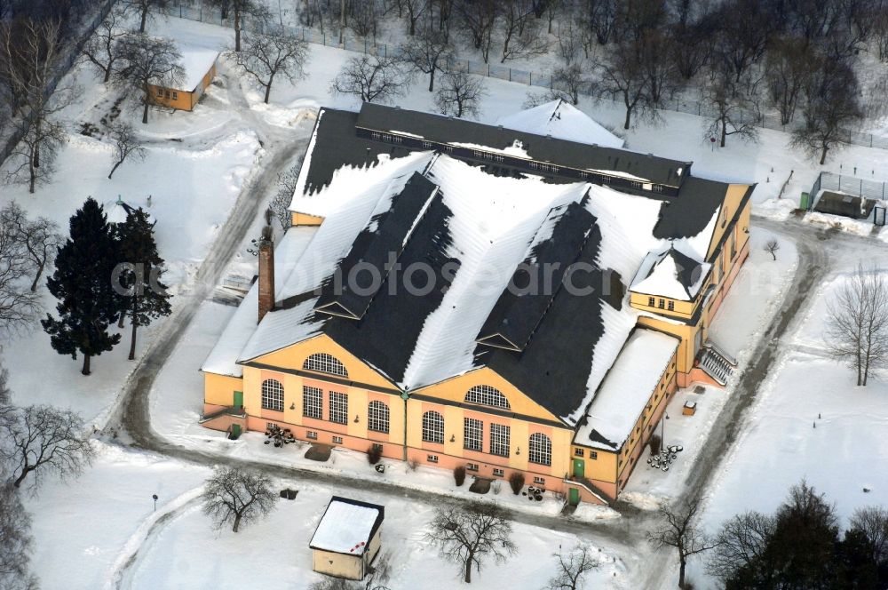 Aerial photograph Berlin - Wintry snowy structure of the waterworks with high storage facility in the district Kaulsdorf in Berlin, Germany