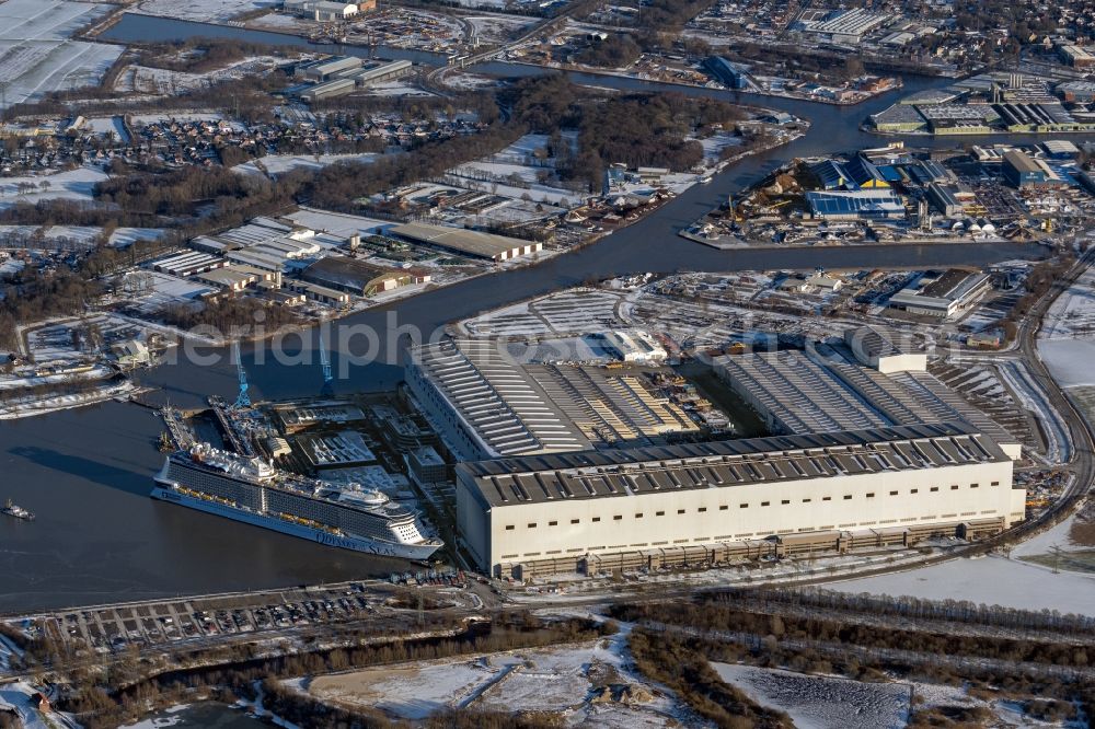 Aerial photograph Papenburg - Wintry snowy shipyard - site of the Meyer Werft in Papenburg in the state Lower Saxony, Germany