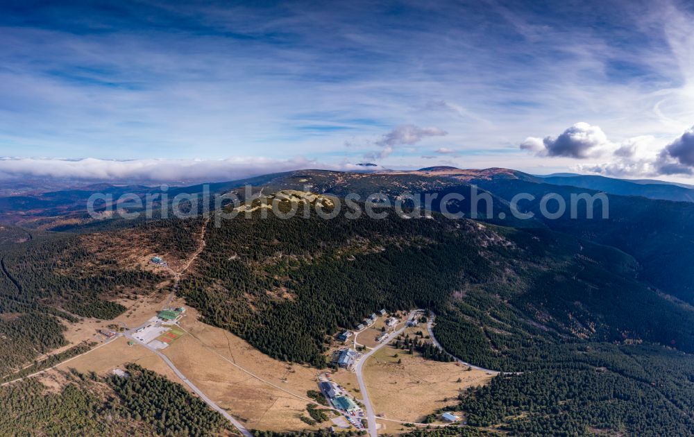 Aerial photograph Spindleruv Mlyn - Spindlermühle - Aisle and downhill slope in the winter sports ski area on street Svatopetrska in Spindleruv Mlyn - Spindlermuehle in Kralovehradecky kraj - Boehmen, Czech Republic