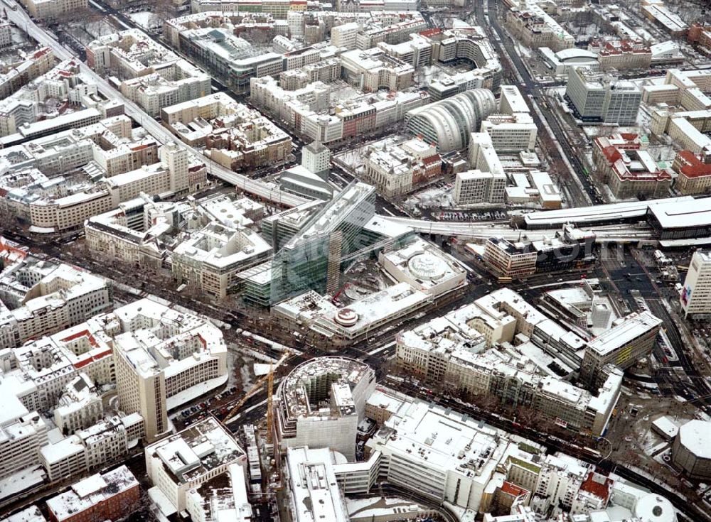 Aerial photograph Berlin - Charlottenburg. - Winterstimmung auf den Baustellen am Kranzlereck in Berlin - Charlottenburg.