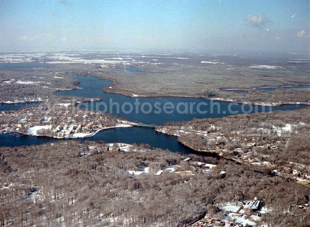 Aerial image Potsdam - Babelsberg - Winterstimmung über dem Bereich Gribnitzsee, Glienicker Brücke in Potsdam