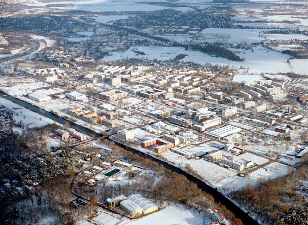 Aerial image Teltow - Winterstimmung über dem Industriegebiet Teltow am Teltowkanal.