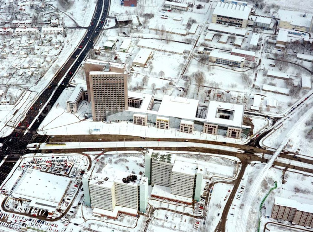 Aerial image Berlin-Marzahn - Winterstimmung über der Pyramide an der Rhinstraße / Ecke Landsberger Allee in Berlin - Marzahn.