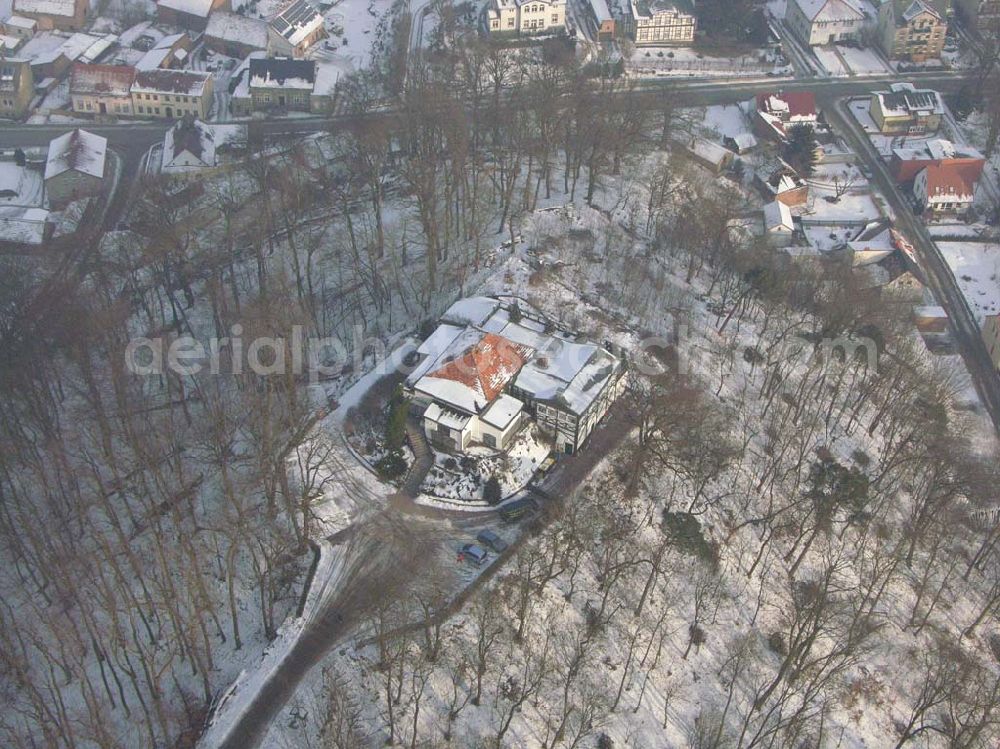 Falkenberg / Mark / Brandenburg from above - 24.01.2006 Falkenberg / Brandenburg Blick auf das winterlich verschneite Bergrestaurant Carlsburg in Falkenberg/Mark. Auto: A 10, Abfahrt Berlin-Hohenschönhausen - B 158 Richtung Bad Freienwalde - B167 Richtung Eberswalde. Bergrestaurant Carlsburg, Inh. Familie Steinert, Burgstraße 9, 16259 Falkenberg/Mark, Tel.: (03 34 58) 2 05, Fax: (03 34 58) 3 08 90