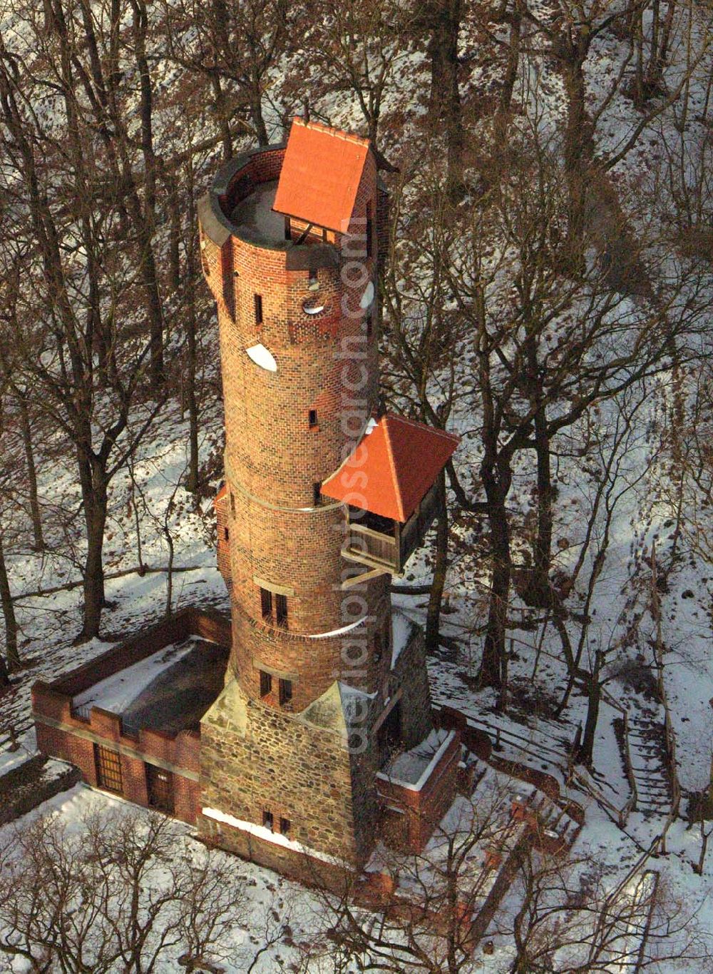 Aerial photograph Bad Freienwalde / Brandenburg - 24.01.2006 Bad Freienwalde Blick auf den verschneiten Bismarckturm, an der B167, zwischen Bad Freienwalde und Falkenberg, am Hang des Barnim. Tel : 03344-332370; Fax : 03344-332370