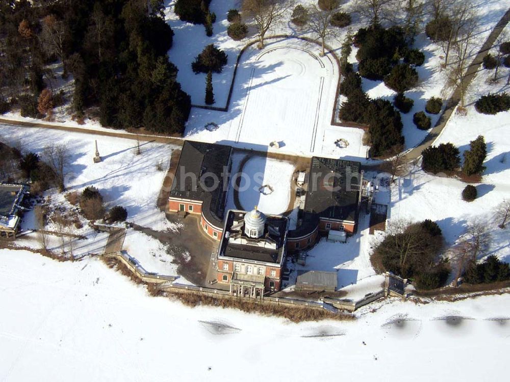 Aerial photograph Potsdam/Brandenburg - Winterstimmung am Marmorpalais im Neuen Garten in Potsdam Adresse: Marmorpalais Im Neuen Garten (Am Ufer des Heiligen Sees) 14469 Potsdam Email: mail@potsdam-sightseeing.de Pilot: Grahn