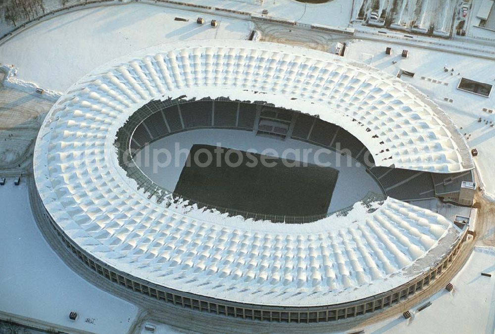 Aerial image Berlin - Winterstimmung am Berliner Olympiastadion -Olympiastadion Berlin GmbH,Olympischer Platz 3,14053 Berlin,Tel.: +49 (0)30 306 88 100, Architekten: gmp Gerkan, Marg & Partner Hamburg. Werbliche Nutzungs nur nach vorheriger Absprache !.