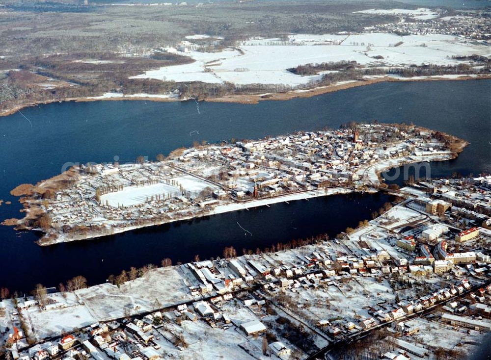 Werder / Havel from the bird's eye view: Winterstimmung in Werder / Havel.