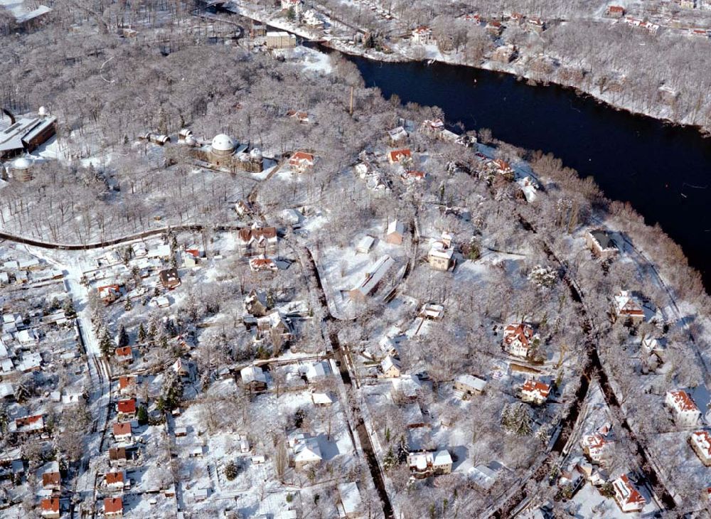 Potsdam - Babelsberg from above - Winterstimmung der Wohnsiedlung am Gribnitzsee in Potsdam - Babelsberg.