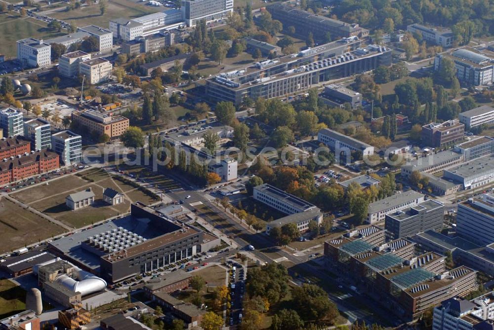 Aerial image Berlin-Adlershof - Blick auf das Wista-Gelände mit den Branchen: Elektronik, Informationstechnik, Optik, Feinmechanik, Medizintechnik, Biotechnologie, Energie- und Umwelttechnik, Verkehrstechnik, Luft- und Raumfahrt, sowie Kommunikationstechnik und Medien. Kontakt: WISTA-MANAGEMENT GMBH - Kommunikation / Öffentlichkeitsarbeit - Dr. Peter Strunk, Rudower Chaussee 17, 12489 Be?????????????????????????????????????????????????????????????