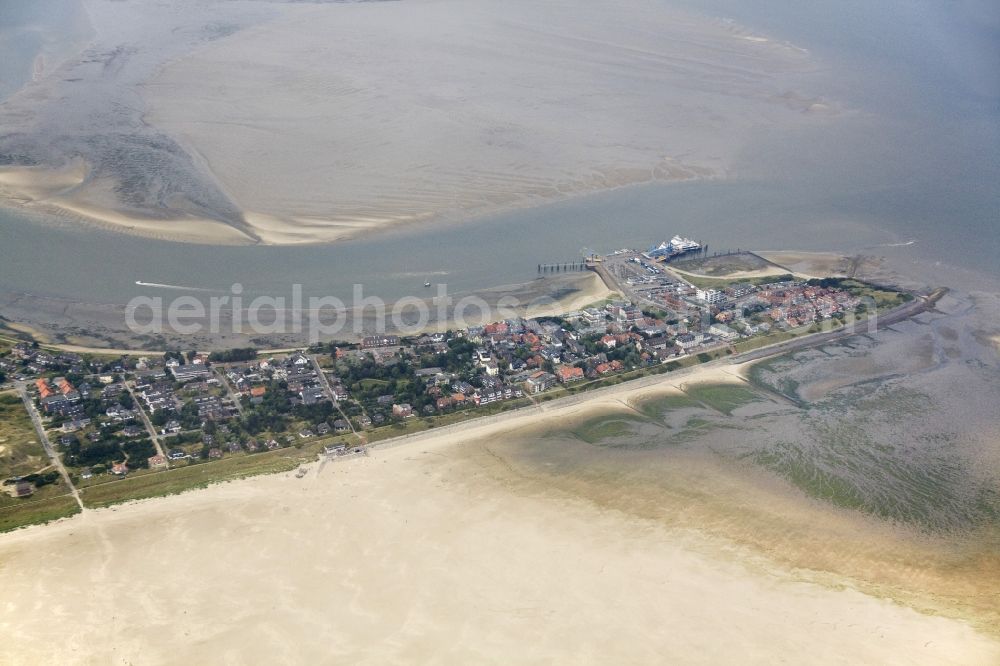 Aerial image Amrum - Wittdün on Amrum is one of the three municipalities on the North Sea island Amrum. The town was founded in 1890 on a new ferry to the mainland as a tourist destination. The name means White Dune - suggesting that the southern tip of Amrum to late 80s of the 19th Century was uninhabited sand dunes