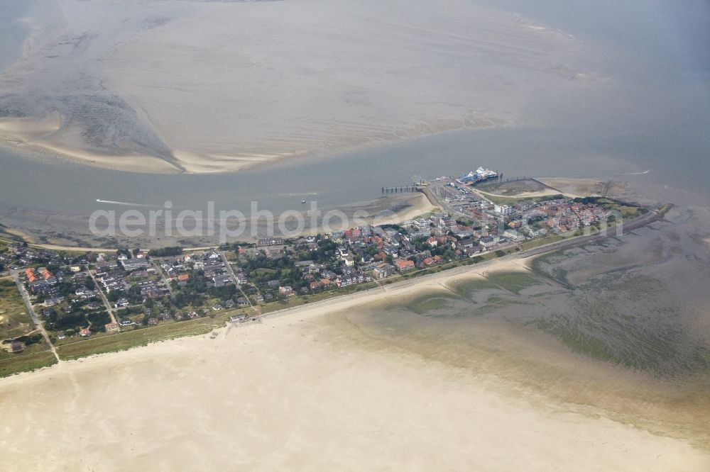 Aerial photograph Amrum - Wittdün on Amrum is one of the three municipalities on the North Sea island Amrum. The town was founded in 1890 on a new ferry to the mainland as a tourist destination. The name means White Dune - suggesting that the southern tip of Amrum to late 80s of the 19th Century was uninhabited sand dunes