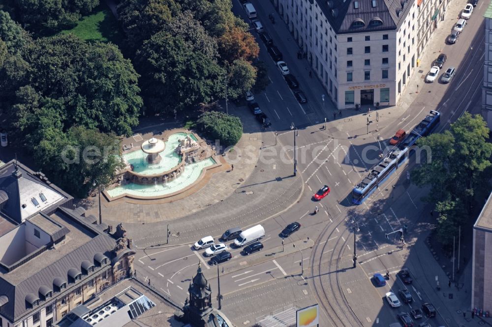 München from the bird's eye view: Water - fountain Wittelsbacher Brunnen in Munich in the state Bavaria