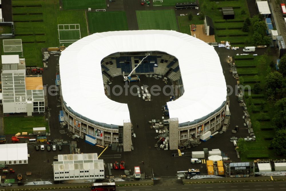 Aerial image Berlin - 2006 World Cup Adidas mini-stadium in front of the Berlin Reichstag in Tiergarten