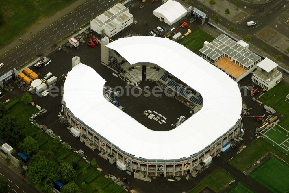 Aerial image Berlin - 2006 World Cup Adidas mini-stadium in front of the Berlin Reichstag in Tiergarten