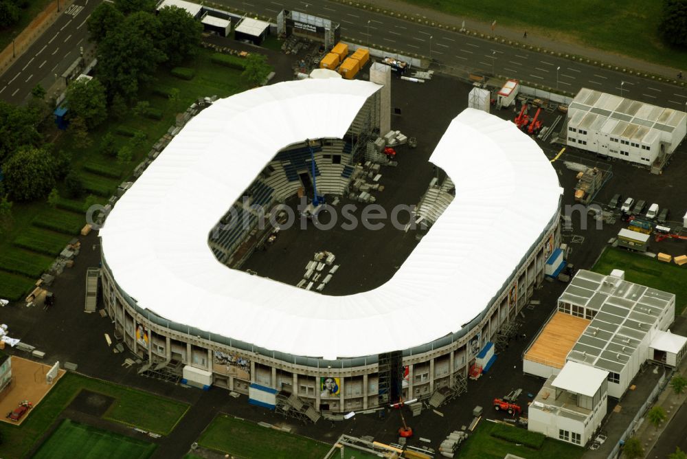 Berlin from above - 2006 World Cup Adidas mini-stadium in front of the Berlin Reichstag in Tiergarten