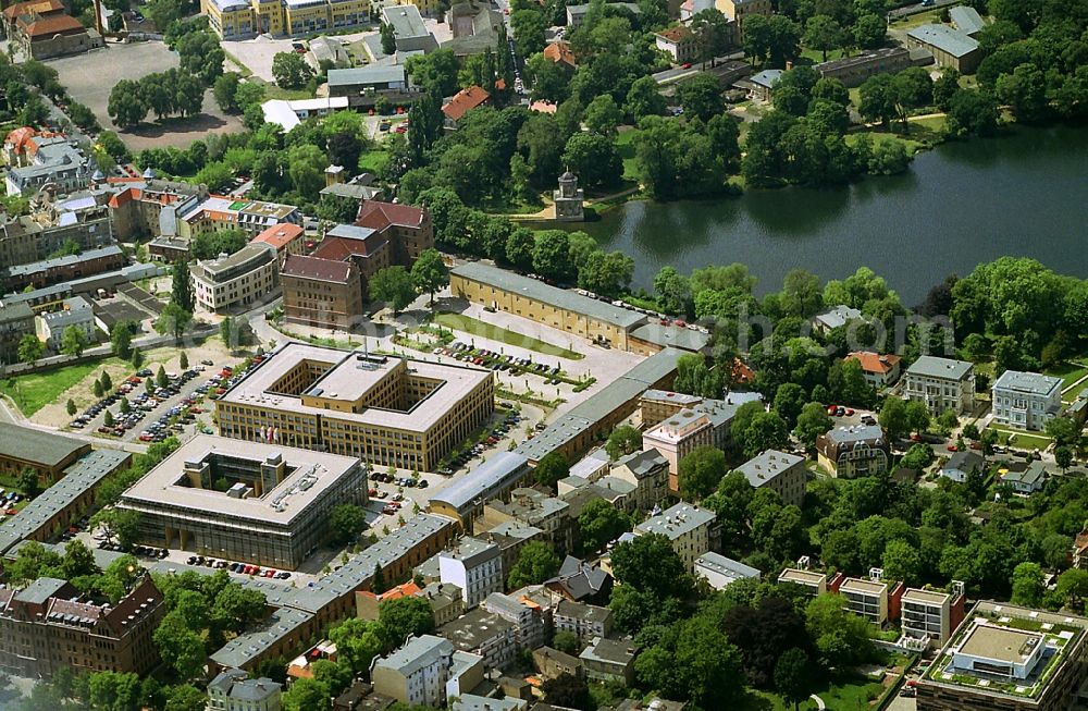 Aerial photograph Potsdam - Office buildings on the street Behlertstrasse and residential buildings on the street Otto-Nagel-Strasse in the Berliner Vorstadt district at the lakeside of the Heiliger See in the Brandenburg state